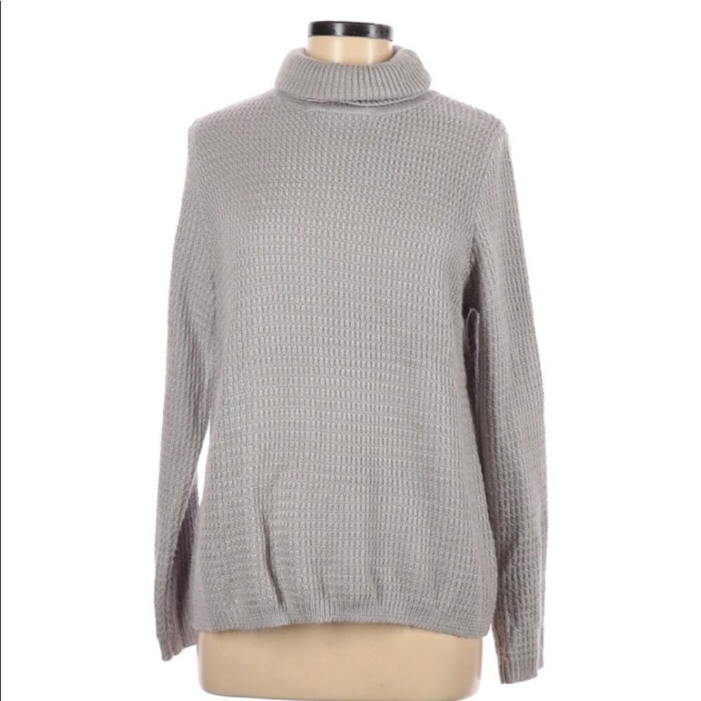Lulus’s grey honeycomb knit turtleneck pullover sweater medium